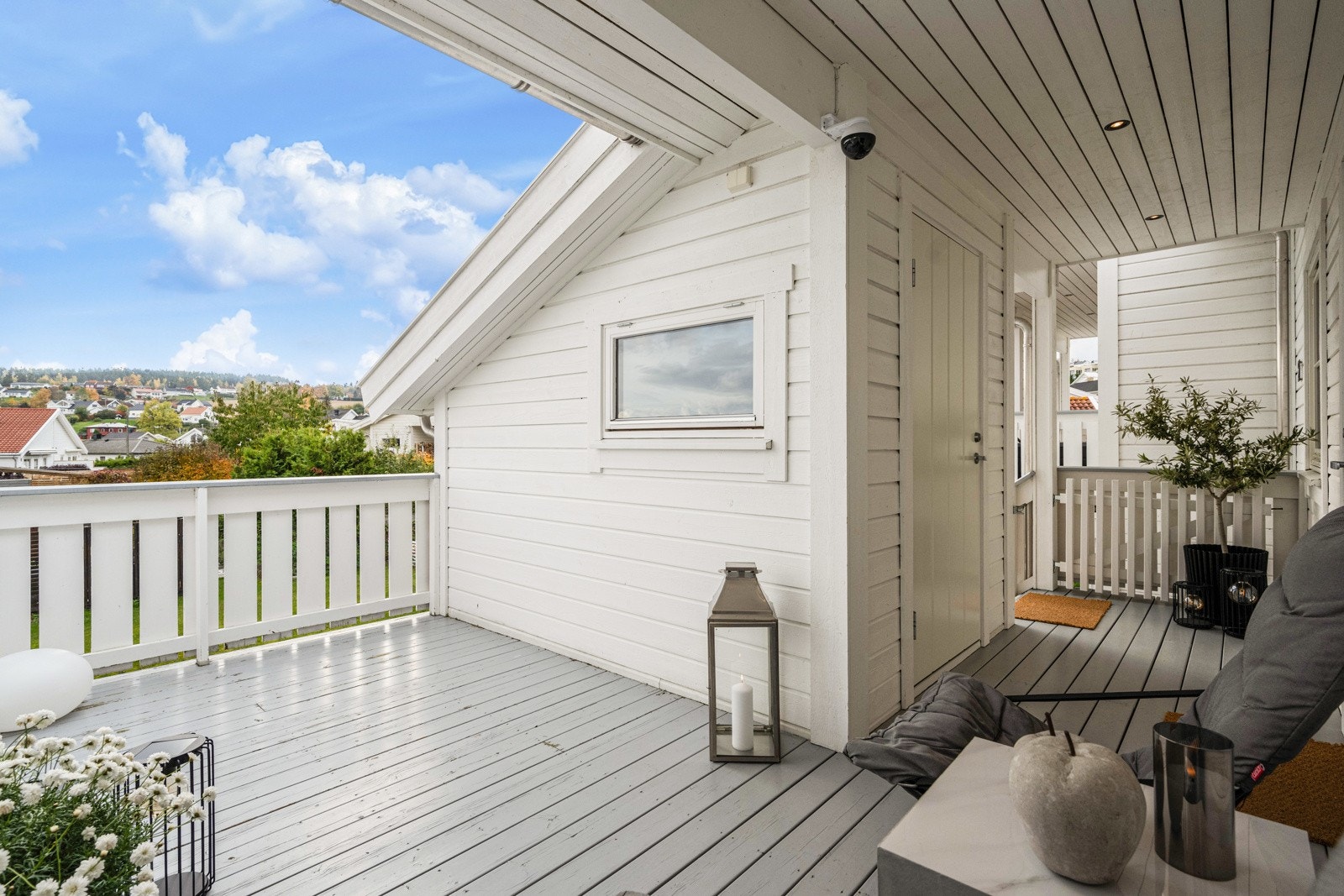 Balkong ved inngangsparti Galleribilde