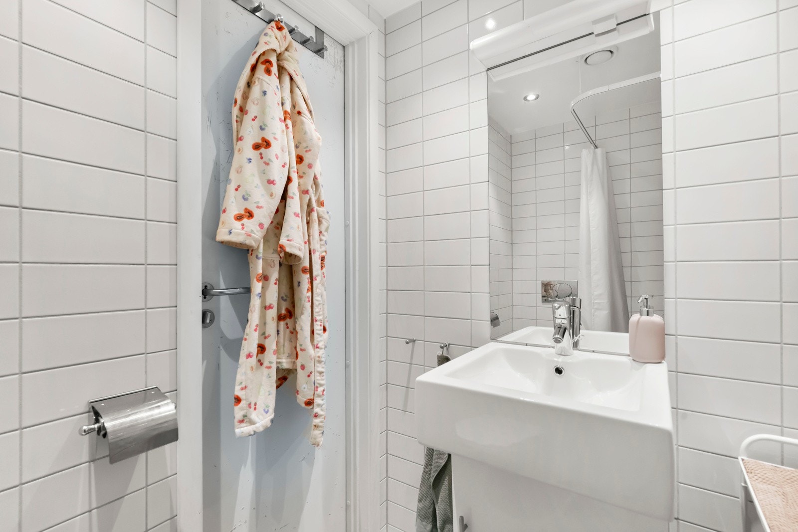 Vegghengt innredning og mekanisk avtrekk Galleribilde