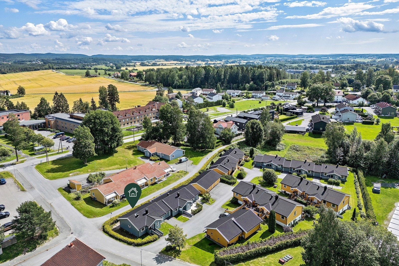 Eiendommen ligger fint til i et attraktivt og landlig område, i utkanten av Ski Galleribilde