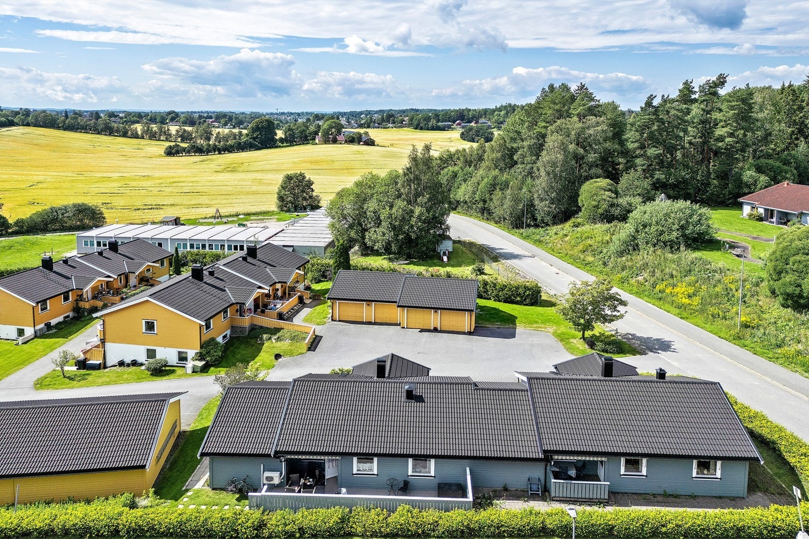 Dagligvarehandelen kan blant annet gjøres på Rema 1000, Meny eller Coop Extra Galleribilde