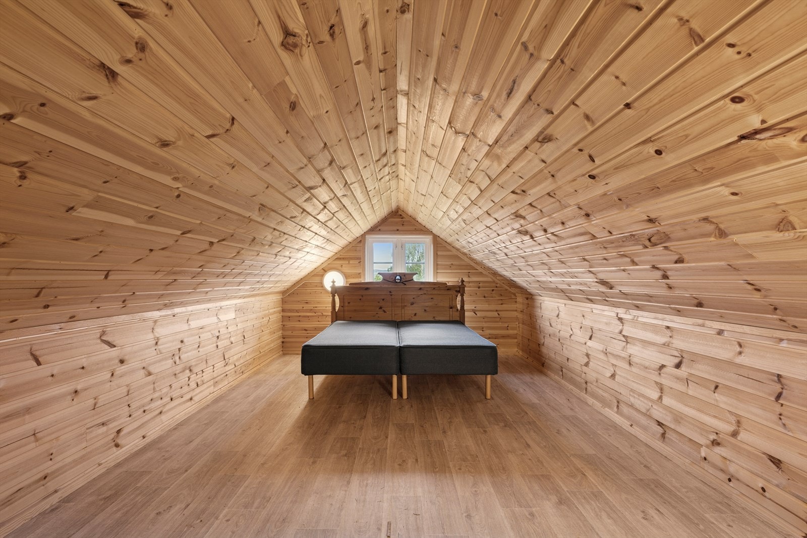 "Soverom" på hemsen uthus (se pkt. ferdigattest) Galleribilde