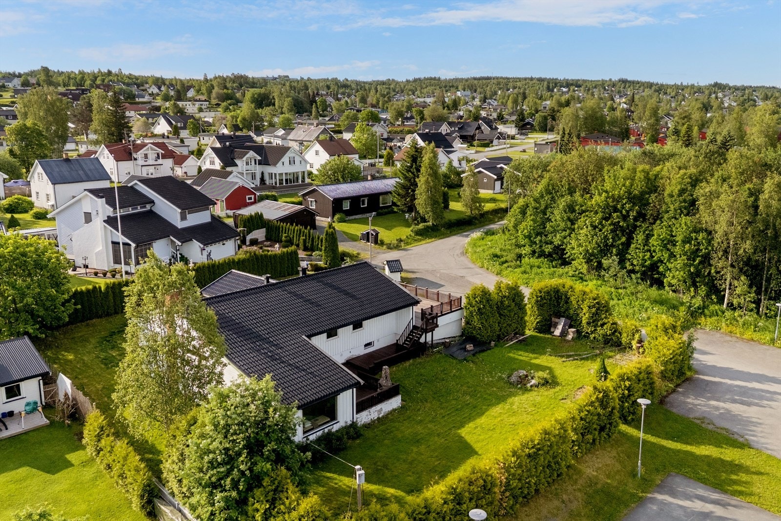 Skjermet hage med lite innsyn. Galleribilde