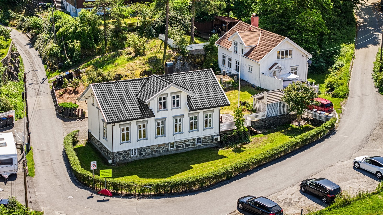 Velkommen til Ormevikveien 2 - flott sentrumsnær villa - romslig hage og garasje Galleribilde