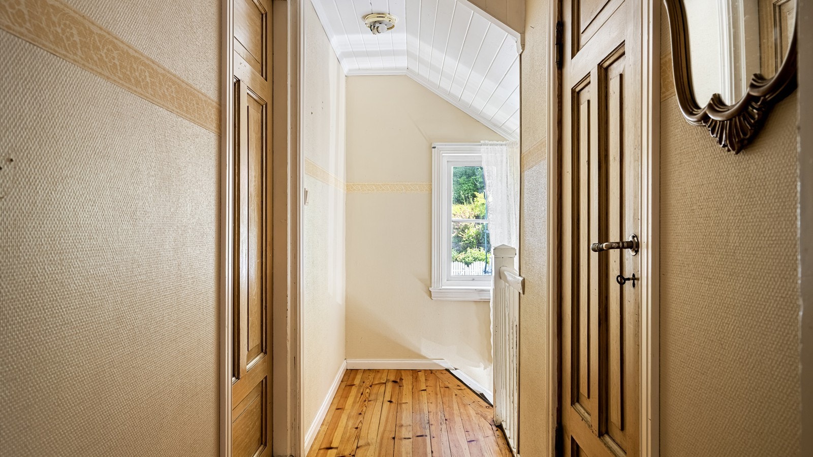 Mellomgang i 2.etg. Galleribilde