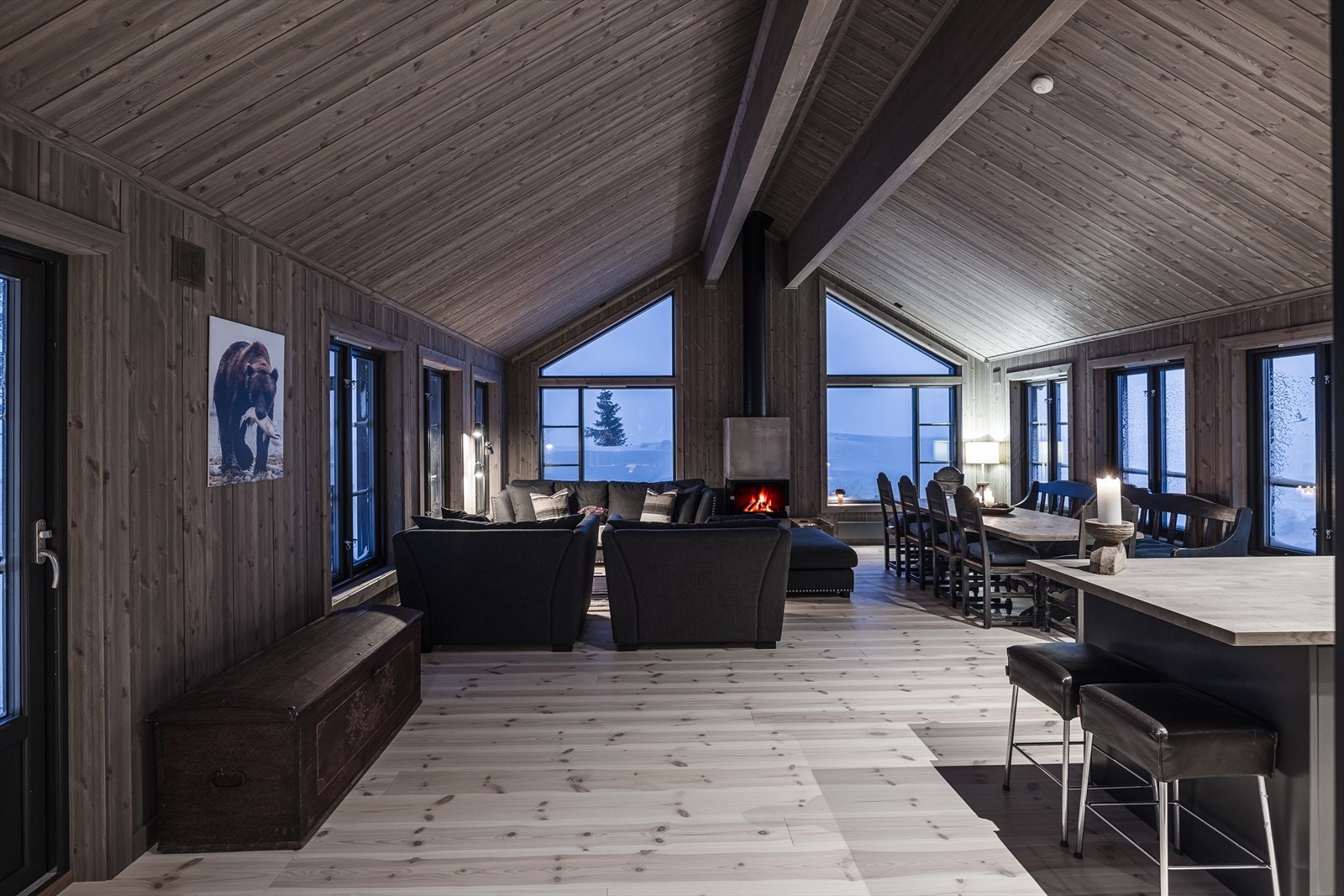 Lekker og tiltalende hytte fra 2023 med gode og påkostede løsninger Galleribilde