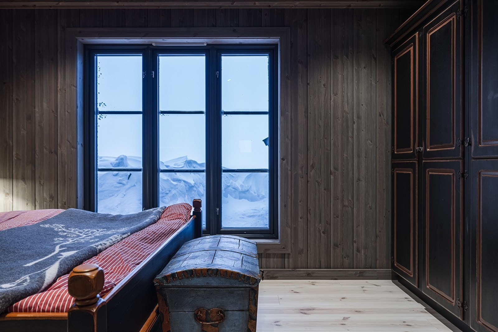 I tillegg er det god plass til garderobe Galleribilde