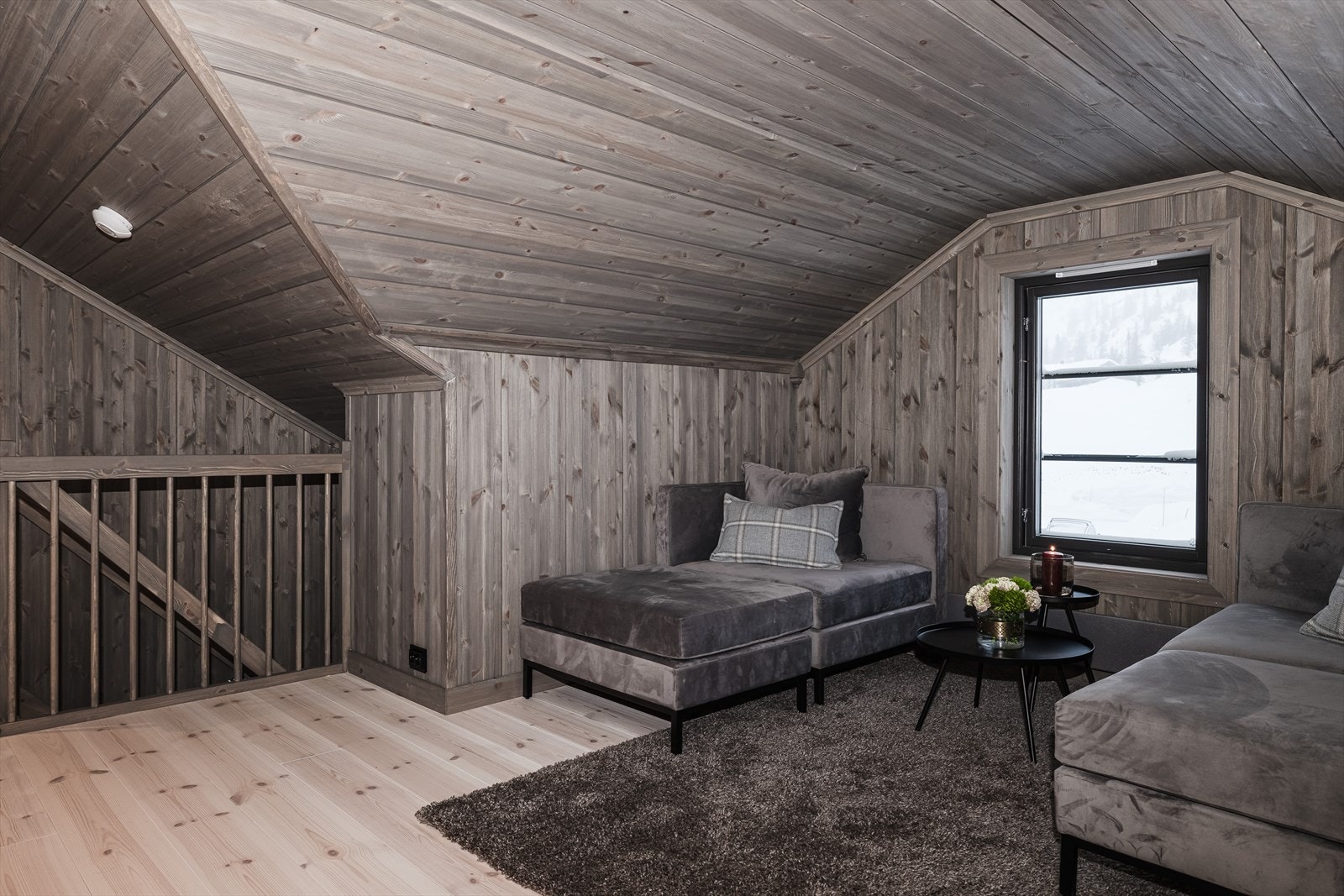 Hemsen er på 55 kvm gulvareal og er delt opp i tre rom Galleribilde