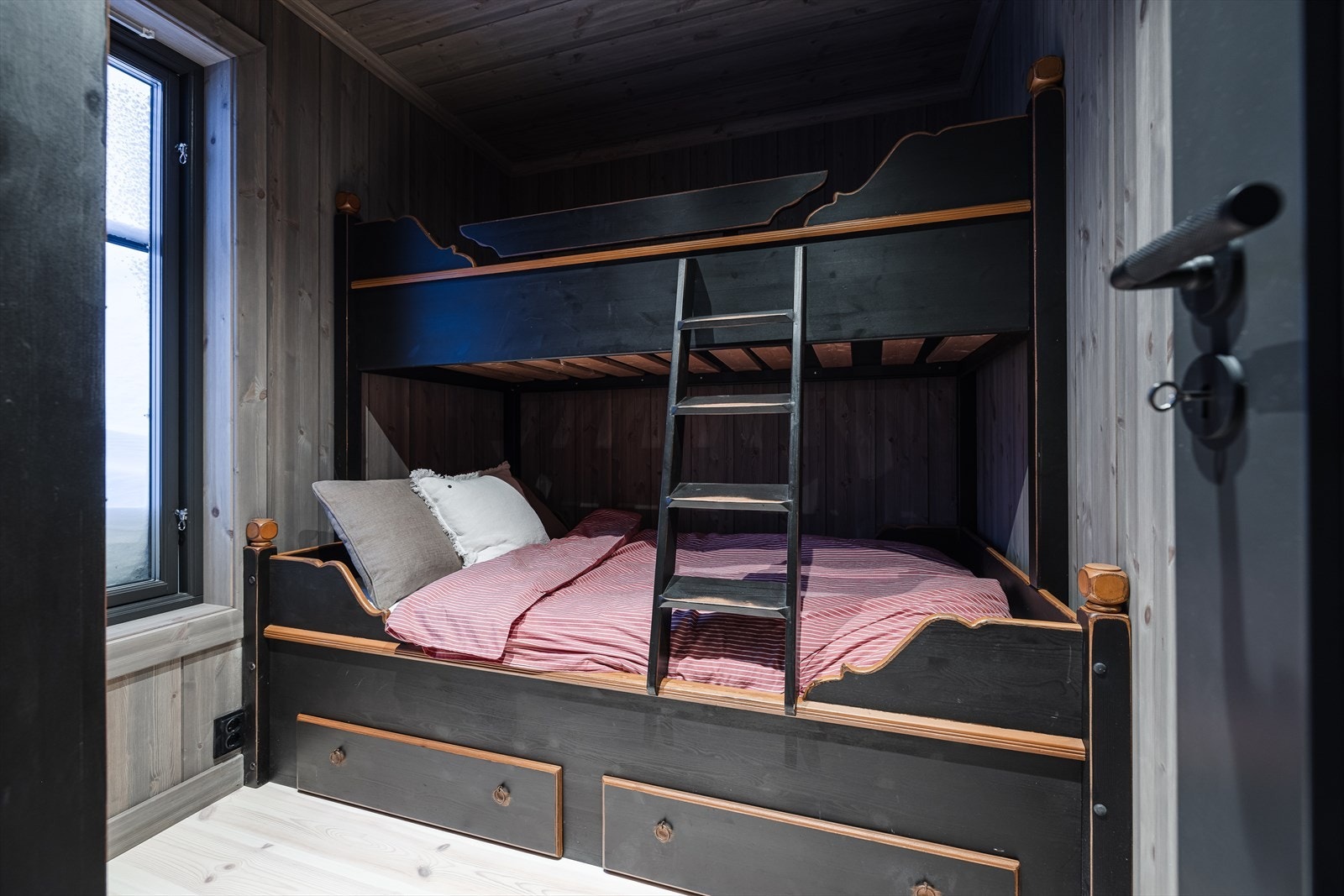 Tilpasset seng med overkøye Galleribilde