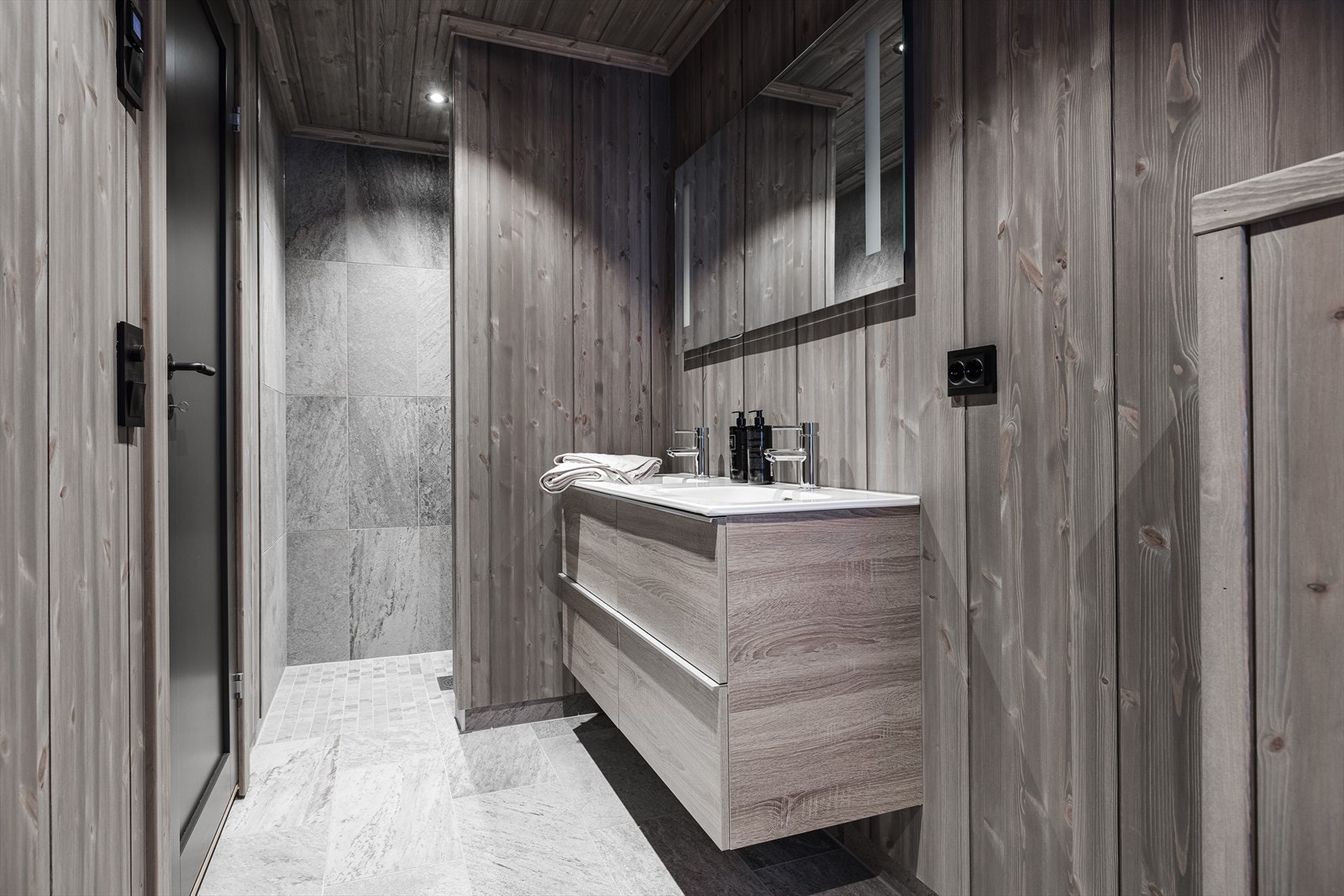 Skuffeinnredning med dobbelvask Galleribilde