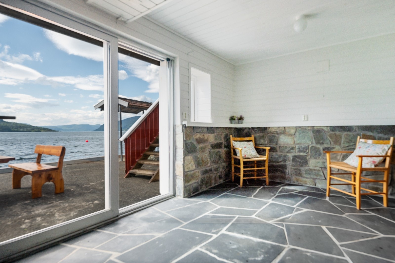 Disponibelt rom i underetasje - benyttes som stue Galleribilde