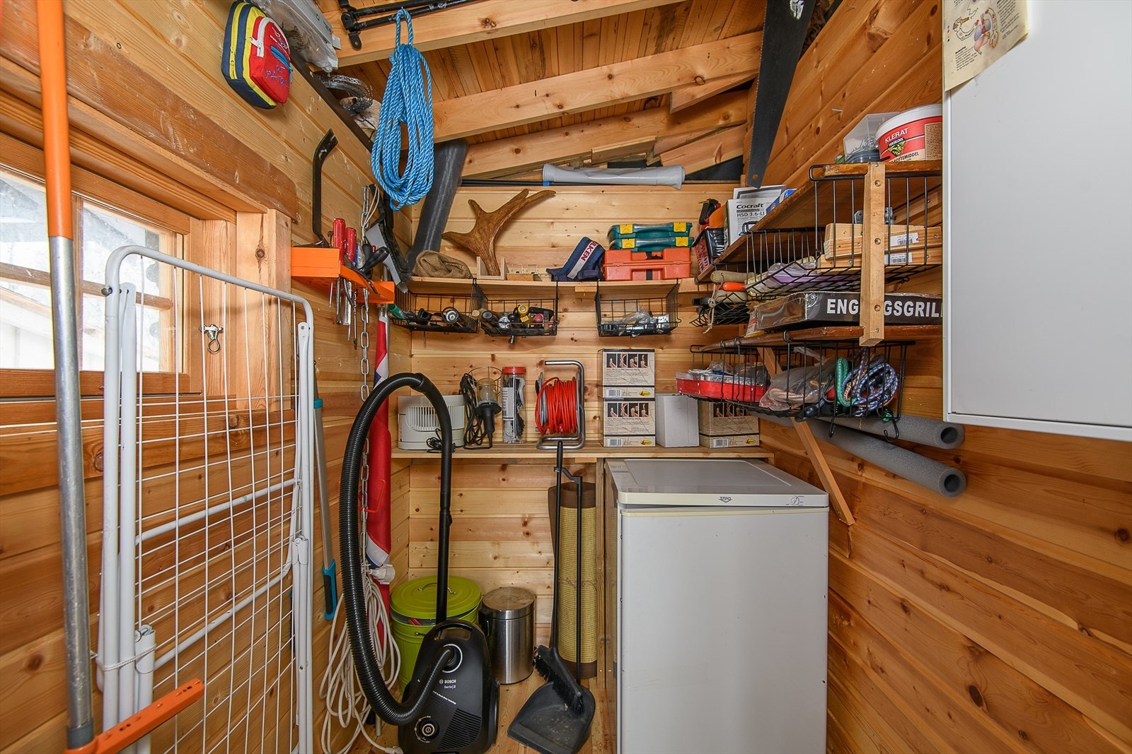 Praktisk sportsbod med adkomst fra takoverbygget inngangsparti Galleribilde