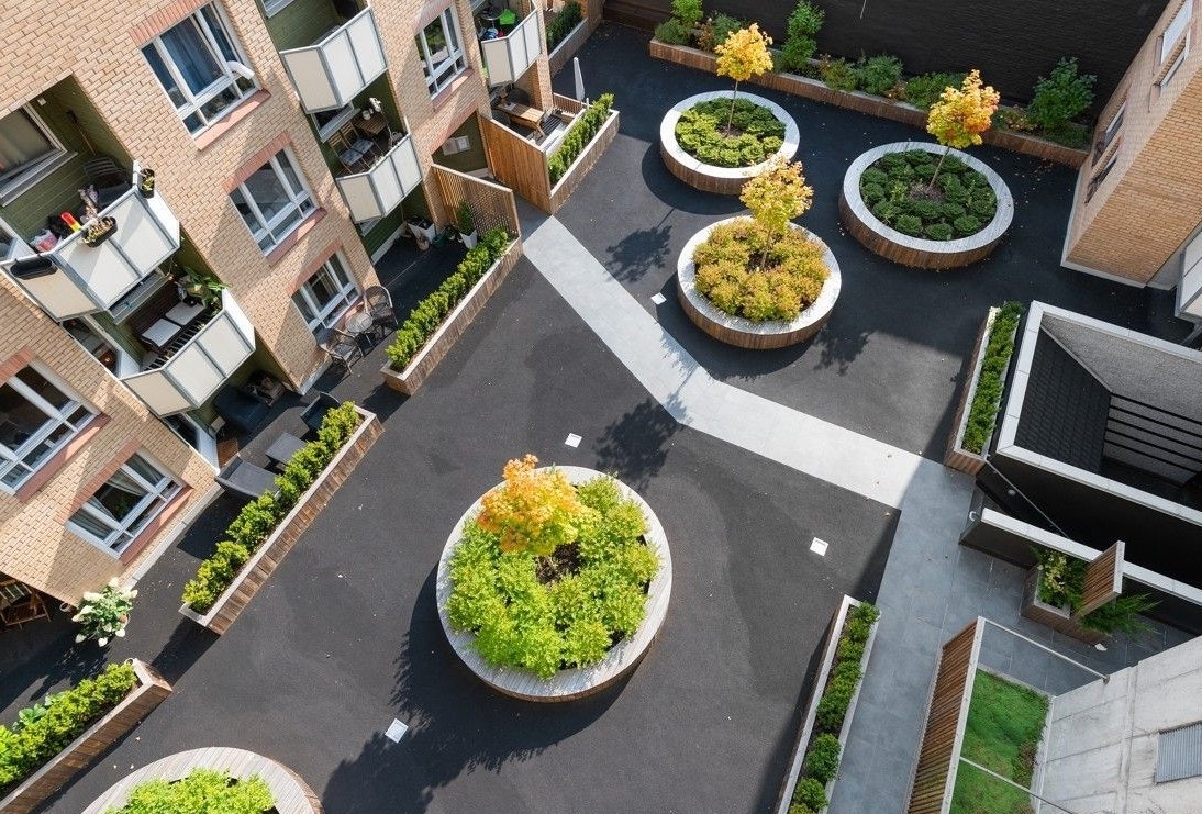 Området er stille og rolig, samtidig som det er kort gangavstand til et rikt utvalg butikker, kafeer og restauranter. Galleribilde