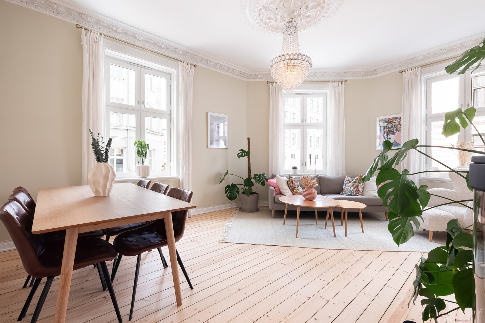 Lys, sjarmerende og klassisk 3-roms hjørneleilighet med attraktiv og rolig beliggenhet på Grünerløkka. Galleribilde