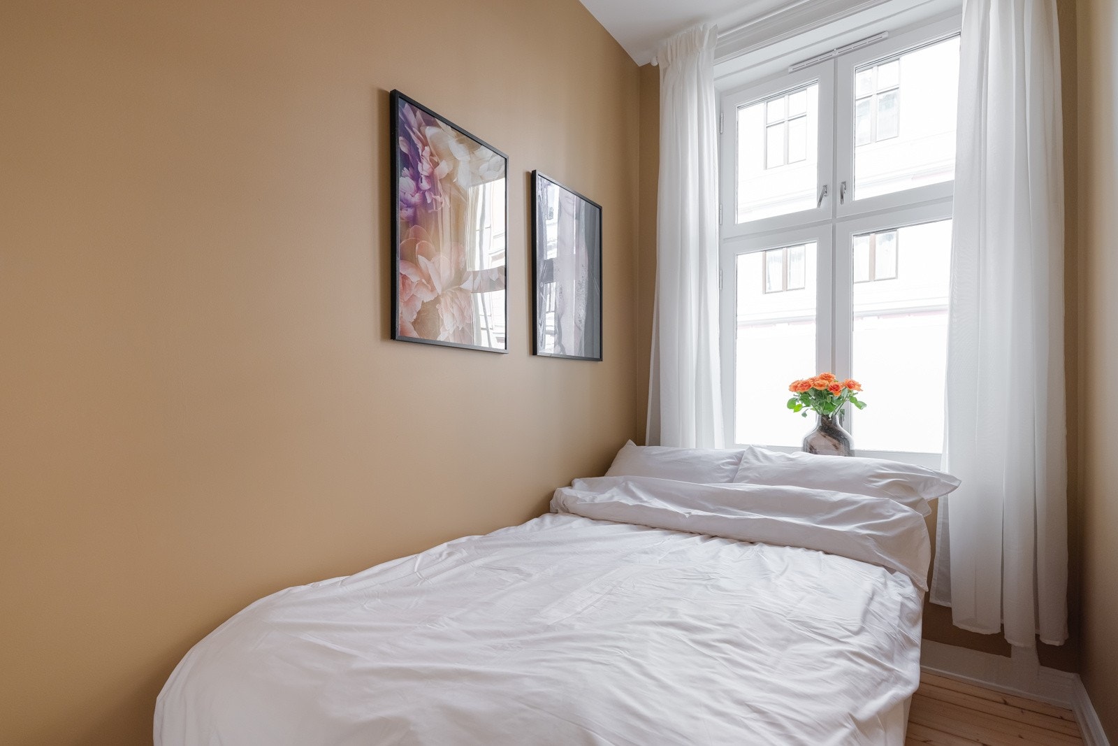 Det andre soverommet har plass til seng, skrivepult eller annet ønsket møblement. Galleribilde