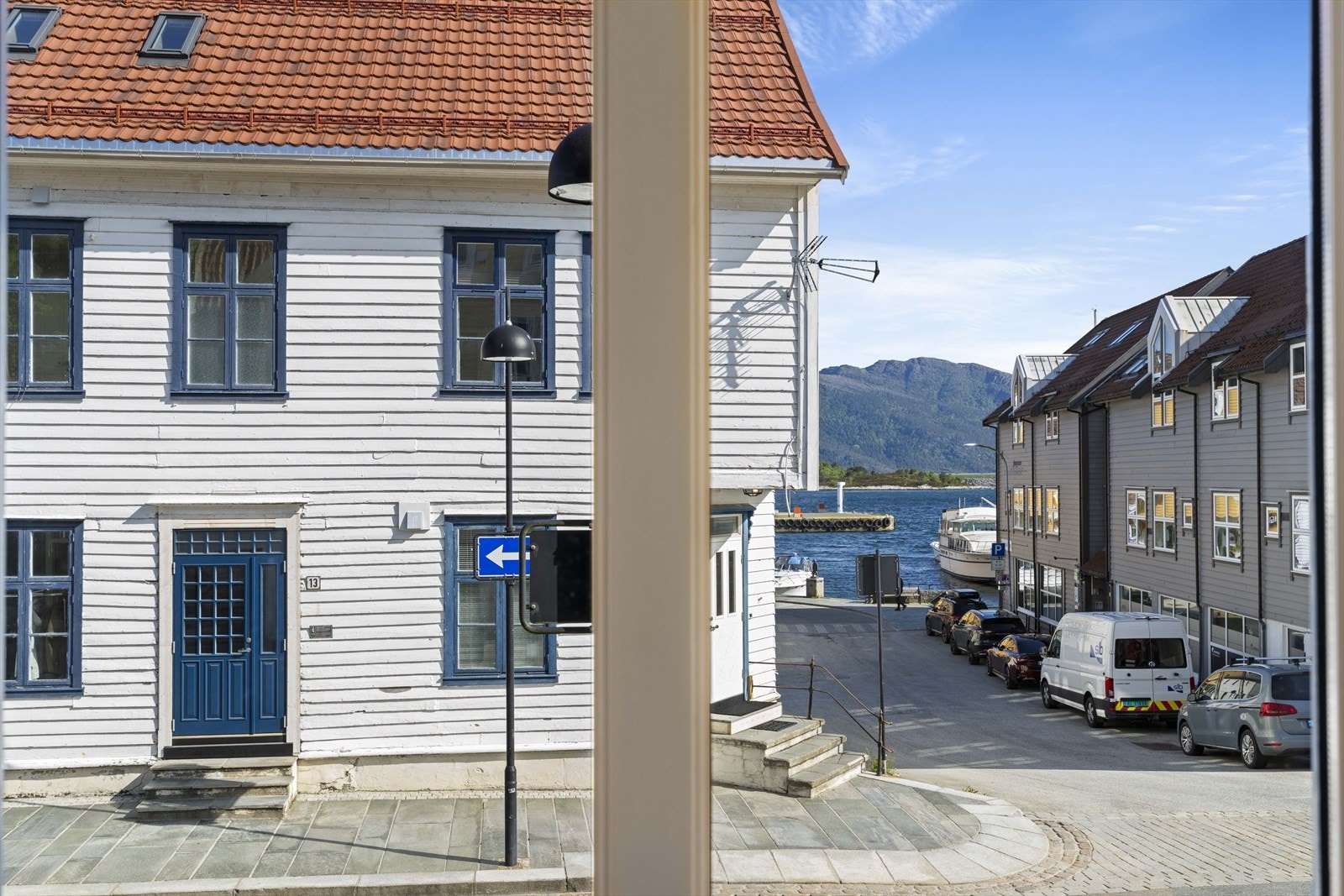 Utsikt frå stova Galleribilde