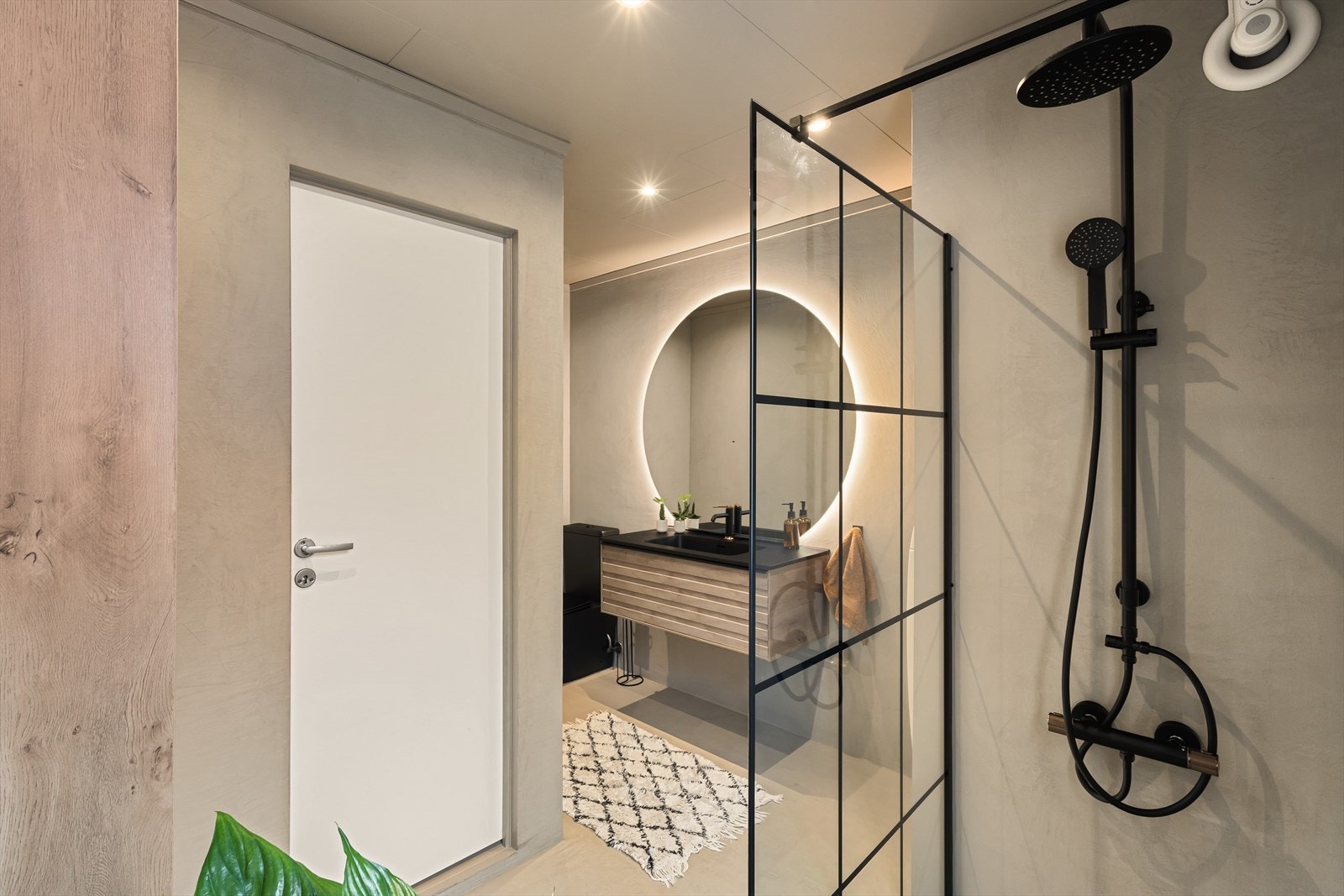 Badet måler 6,9 m² og er oppgradert i 2022! Galleribilde