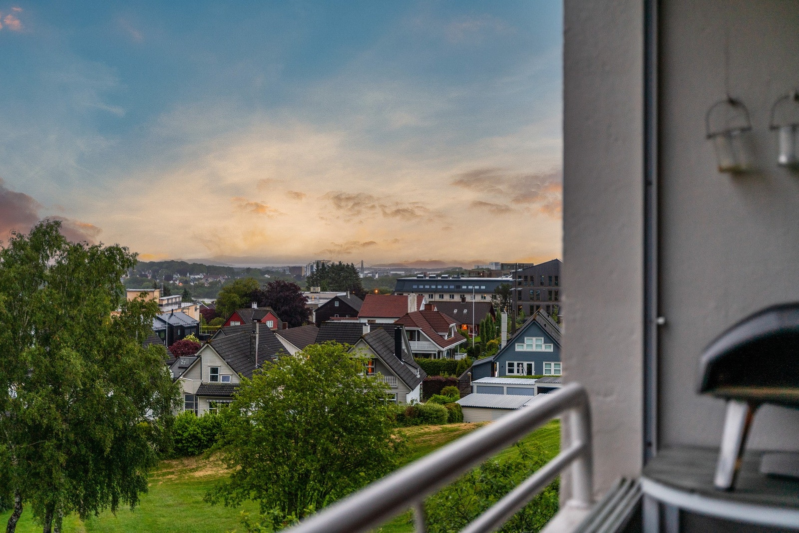 Kveldsbilde | Balkong Galleribilde