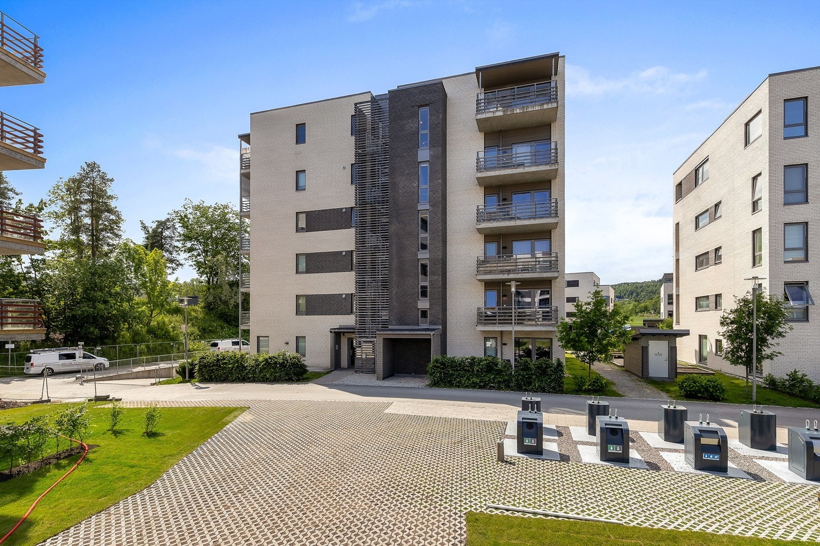 Pent opparbeidet inngangsparti. Galleribilde