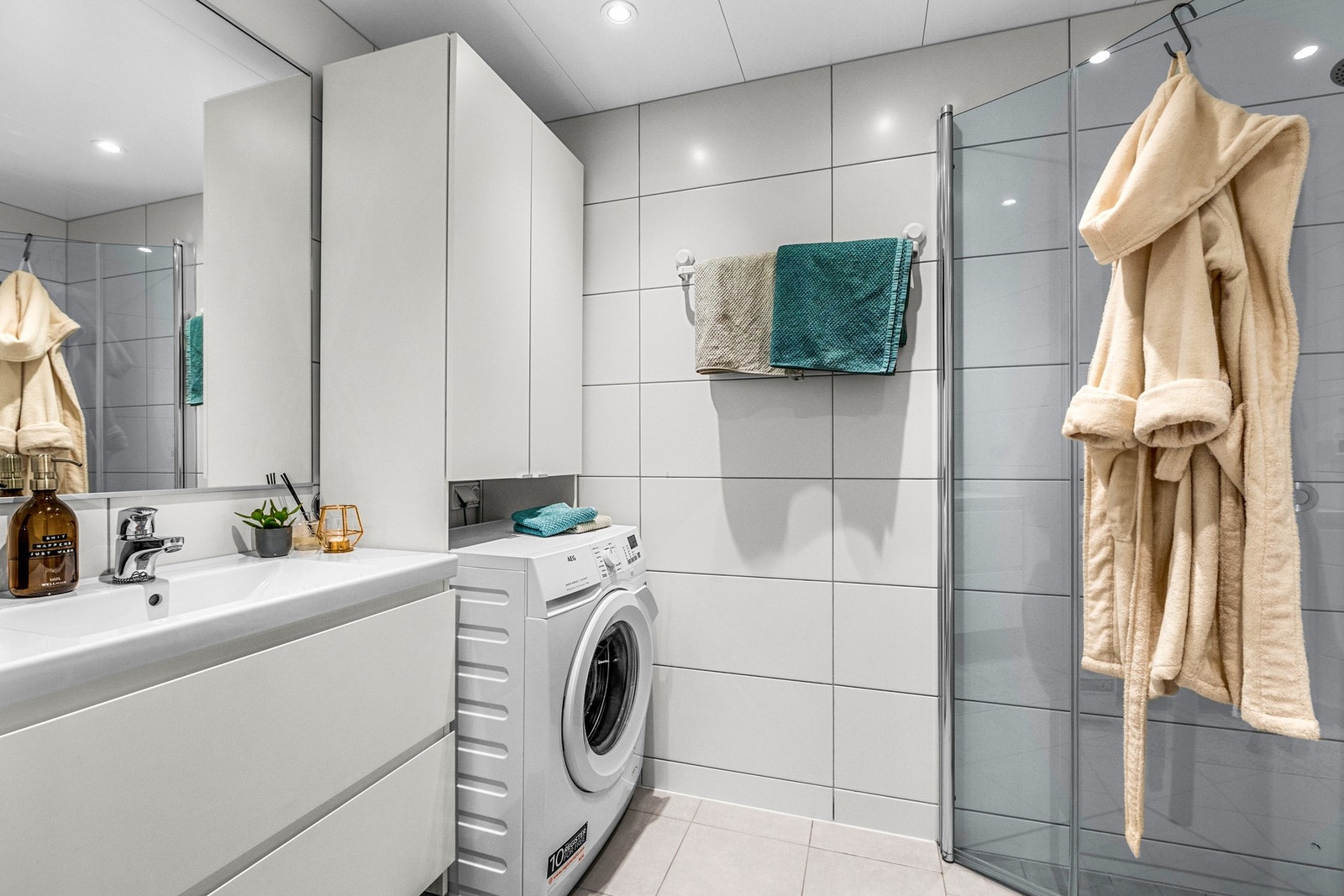 Pent flislagt bad fra 2019 Galleribilde