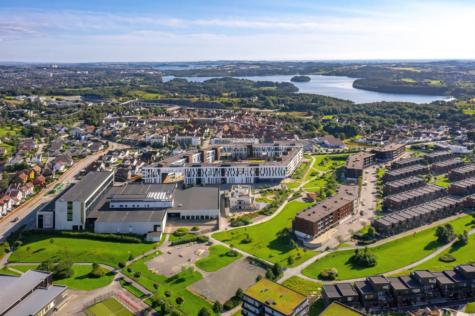 Fantastisk område med alt man behøver i hverdagen i gangavstand Galleribilde