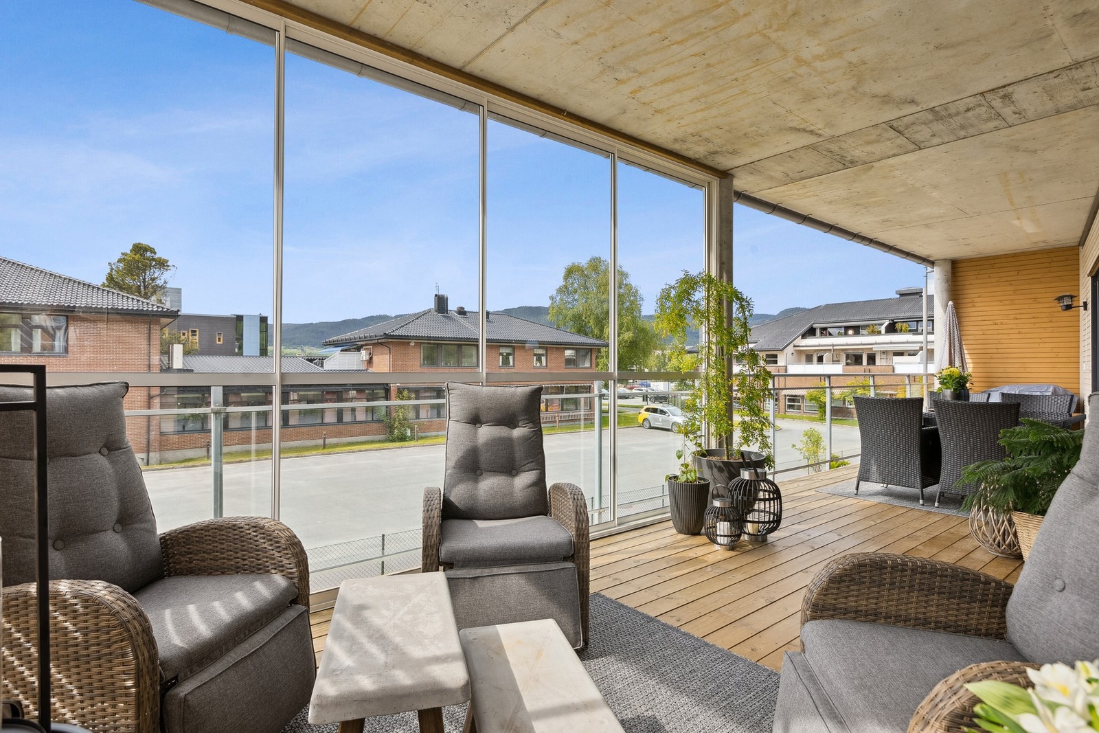 Romslig balkong på ca. 24 kvm. Galleribilde