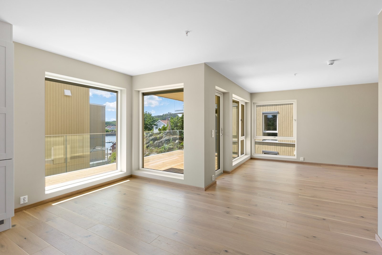 Plass til spisebord på kjøkken Galleribilde