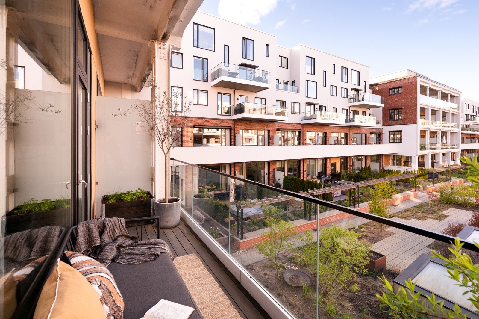 Fra kjøkkenet er det adkomst til en koselig balkong på 6 m². Galleribilde