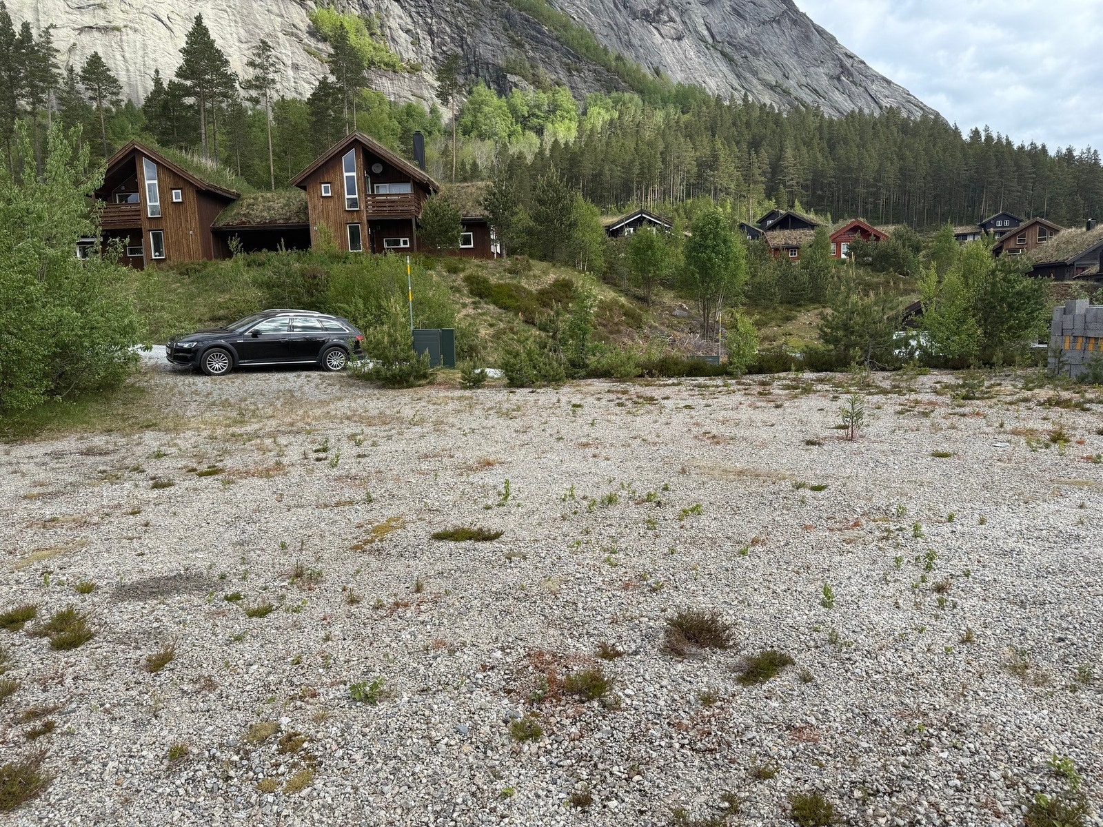 Tomten mot veien Galleribilde