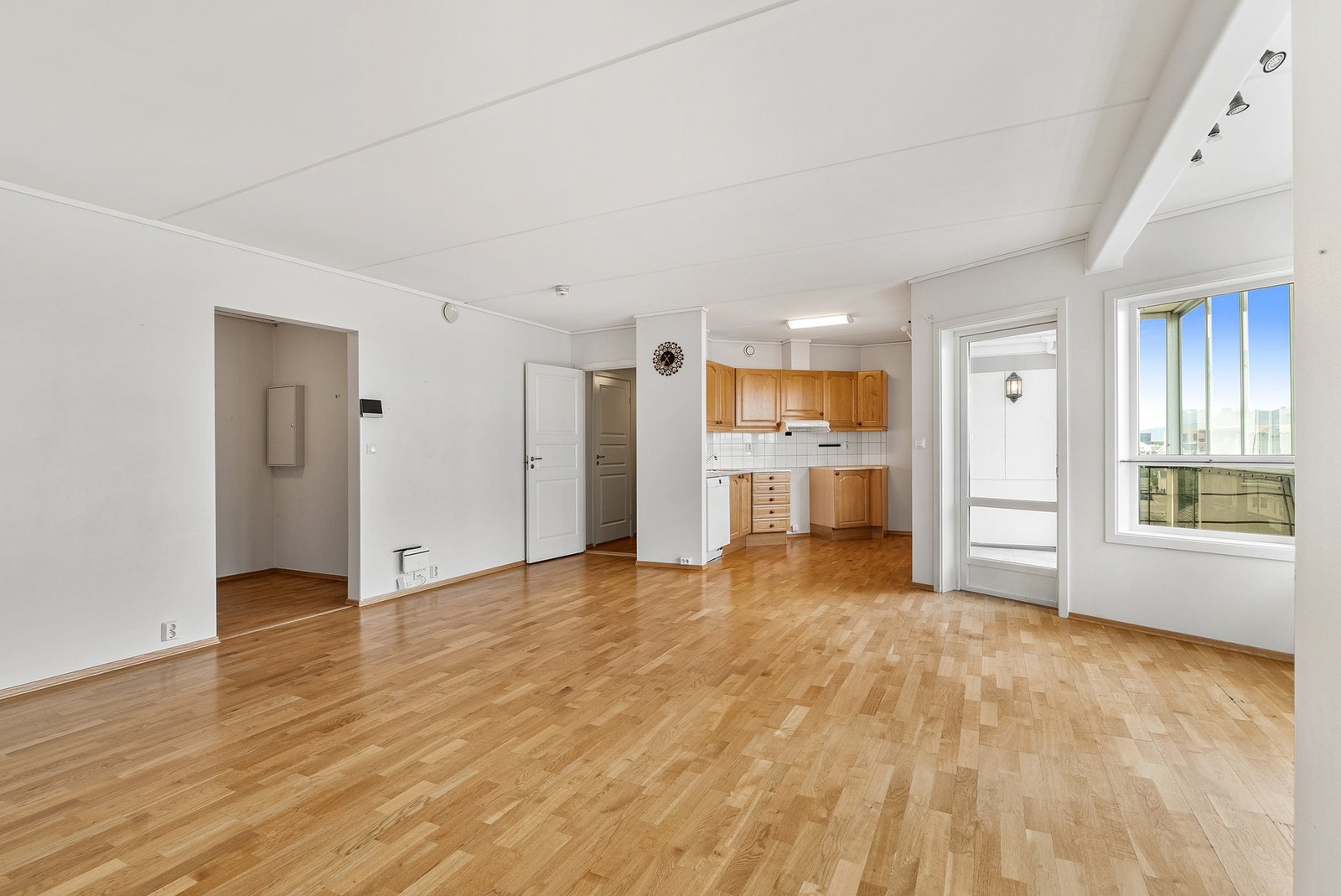 Lys og romslig stue Galleribilde