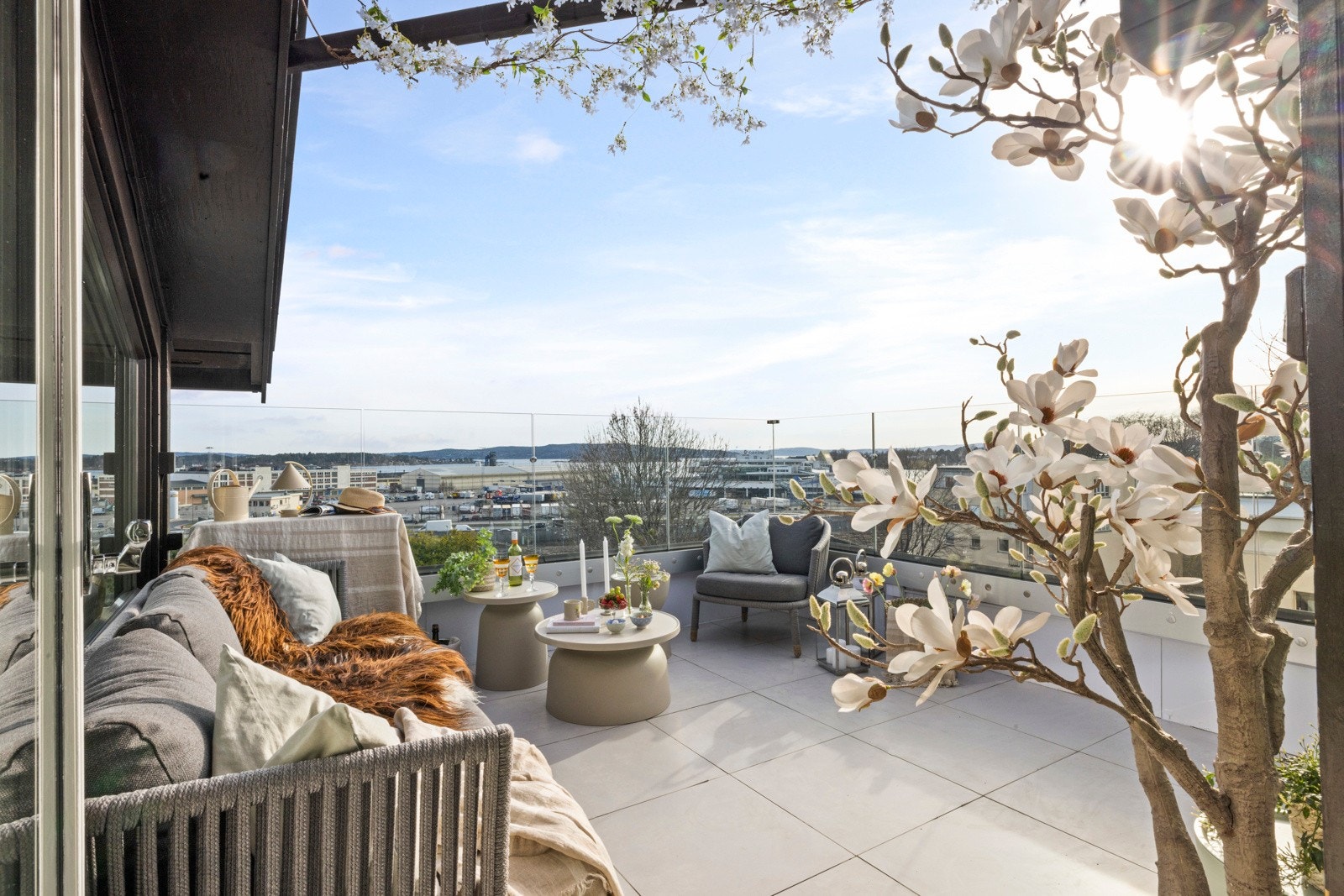 Nye bilder April 63 Galleribilde