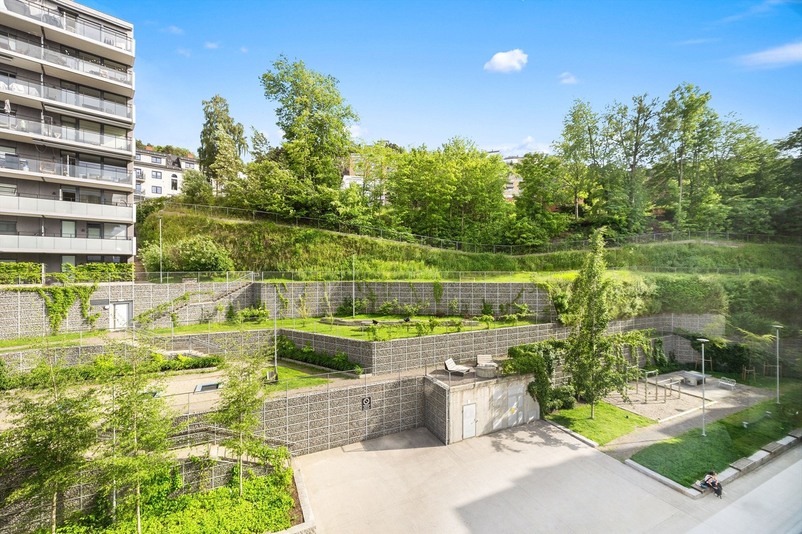 Flott bakgård rett bak bygget. Galleribilde