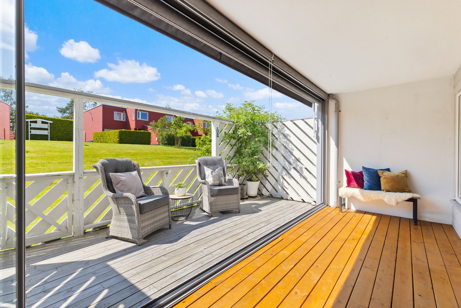 Stor, solrik, vestvendt terrasse på ca. 20 kvm Galleribilde