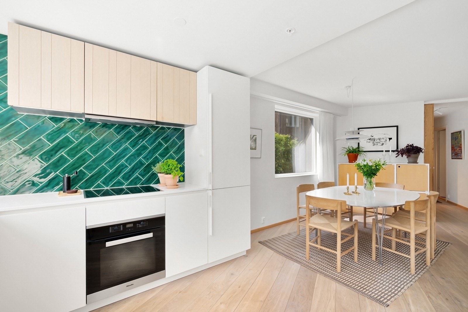 Elektronisk lekkasjestopper er montert - Parkett med vannbåren gulvvarme. Galleribilde