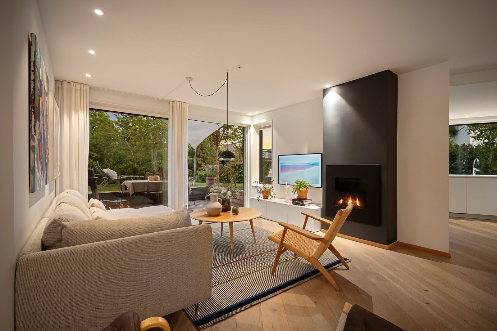 Moderne 4-roms hageleilighet fra 2017 - Trappefri adkomst, garasjeplass med elbillader og heis til leilighetsplan. Galleribilde