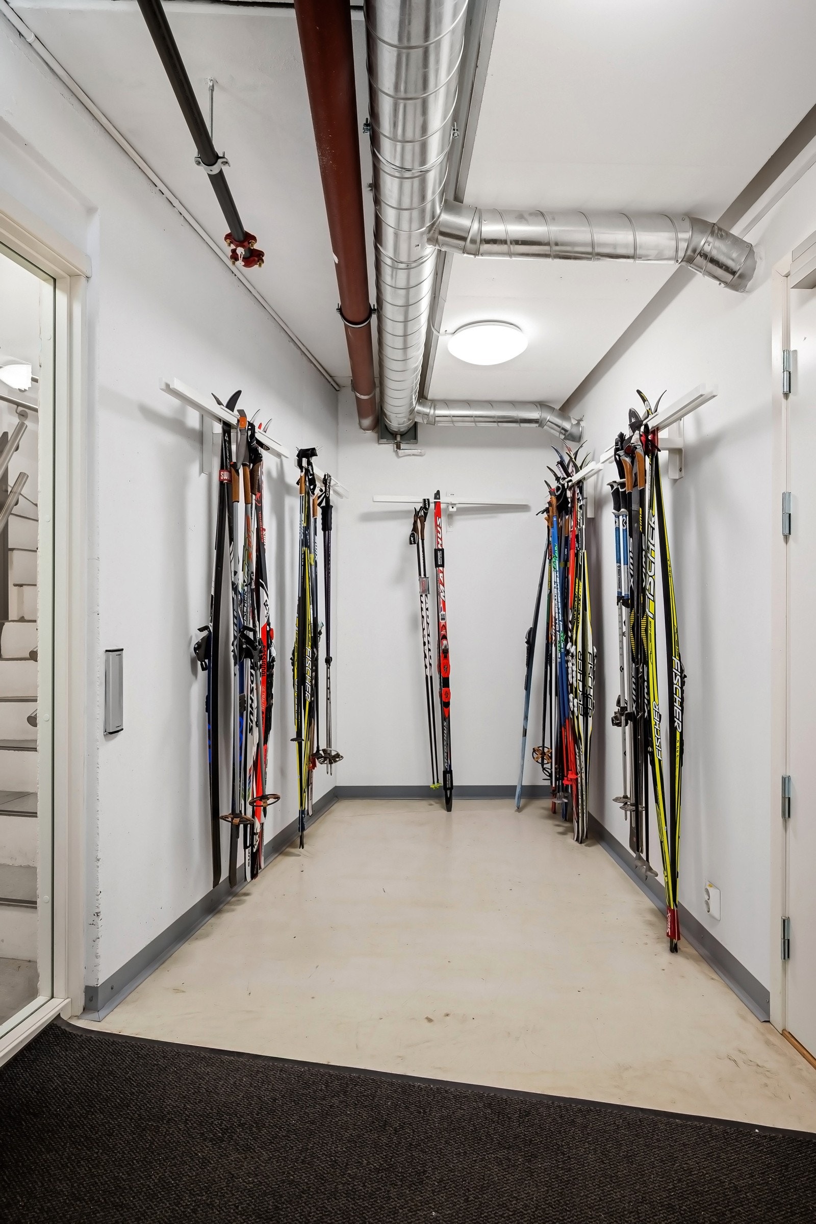 Fellesrom for oppbevaring av ski. Galleribilde