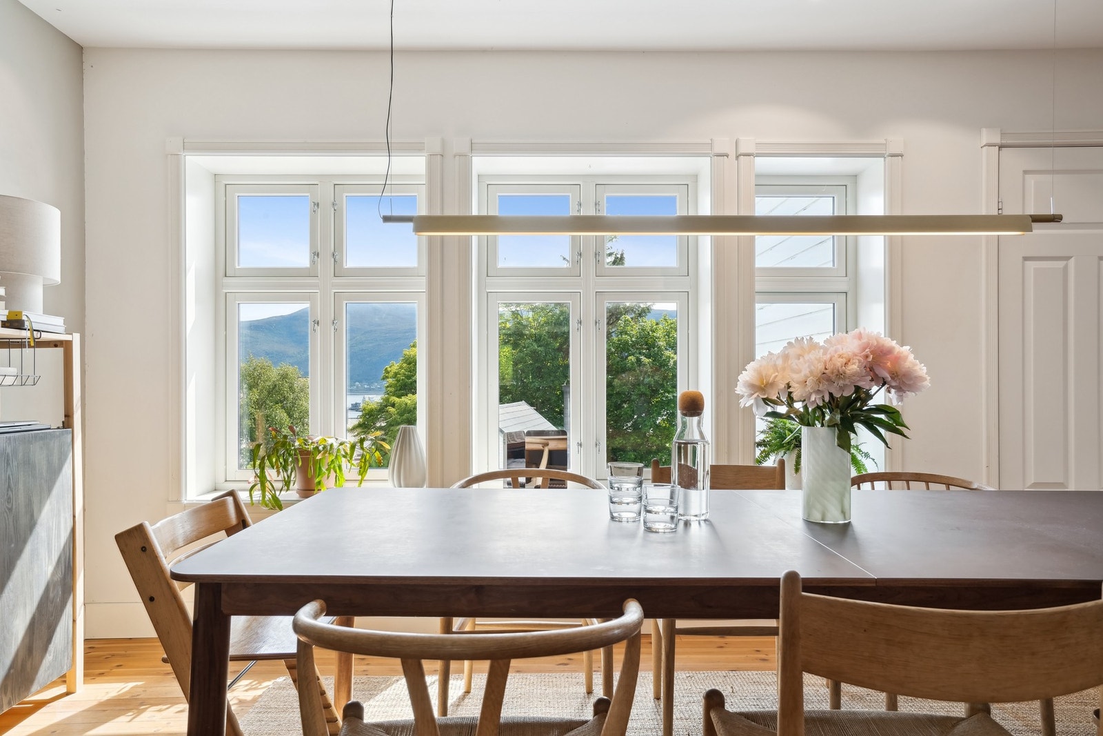 - men er også det perfekte samlingsstedet for familie og venner hvor en kan nyte gode måltider eller feire spesielle anledninger. Galleribilde