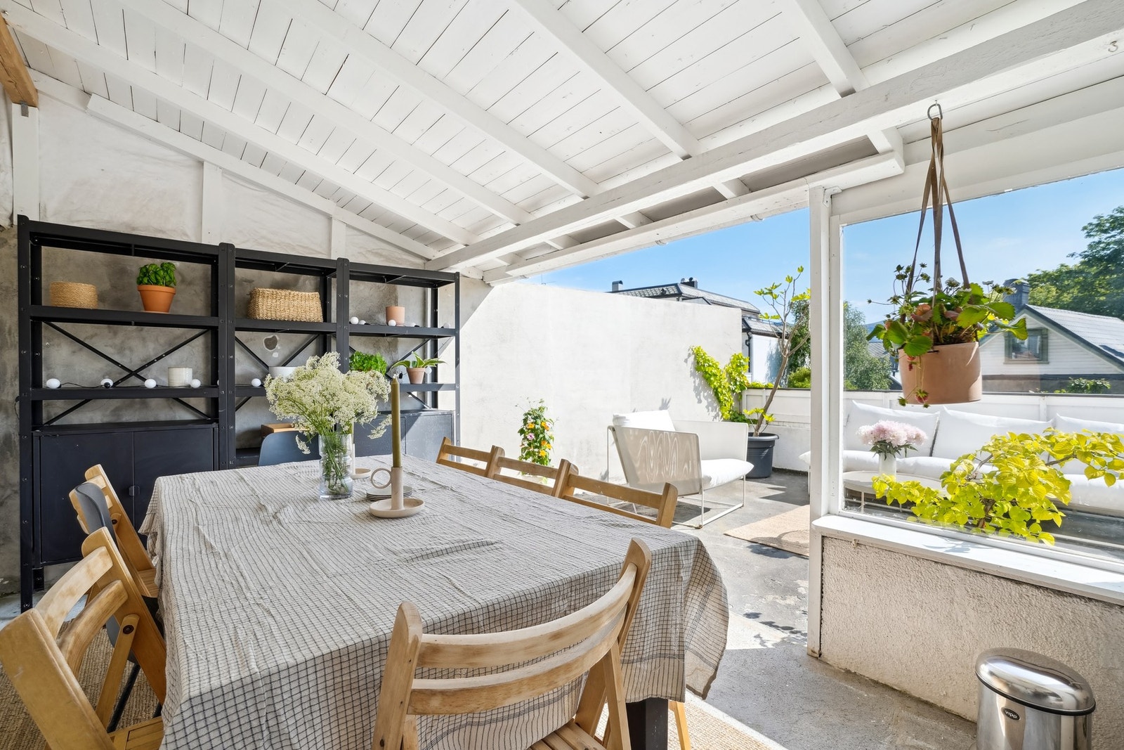 Herfra har du tilkomst til en solrik terrasse. Galleribilde