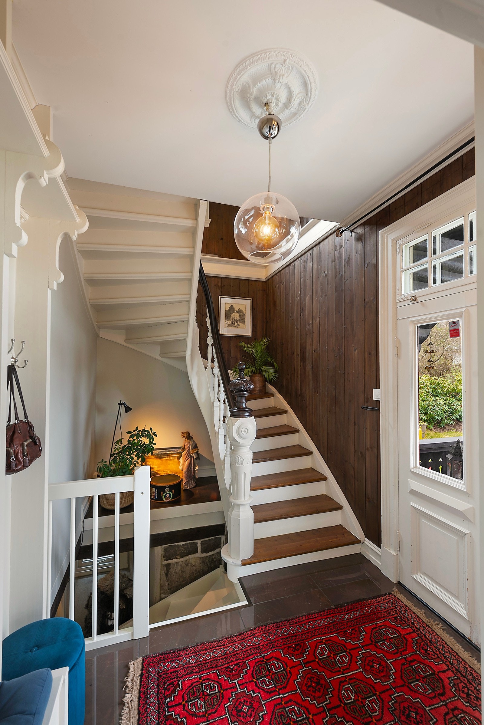 Dette er det vi kaller en nasjonalskatt. Bare detaljene i boligen gir deg en grunn til å komme på visning. Galleribilde