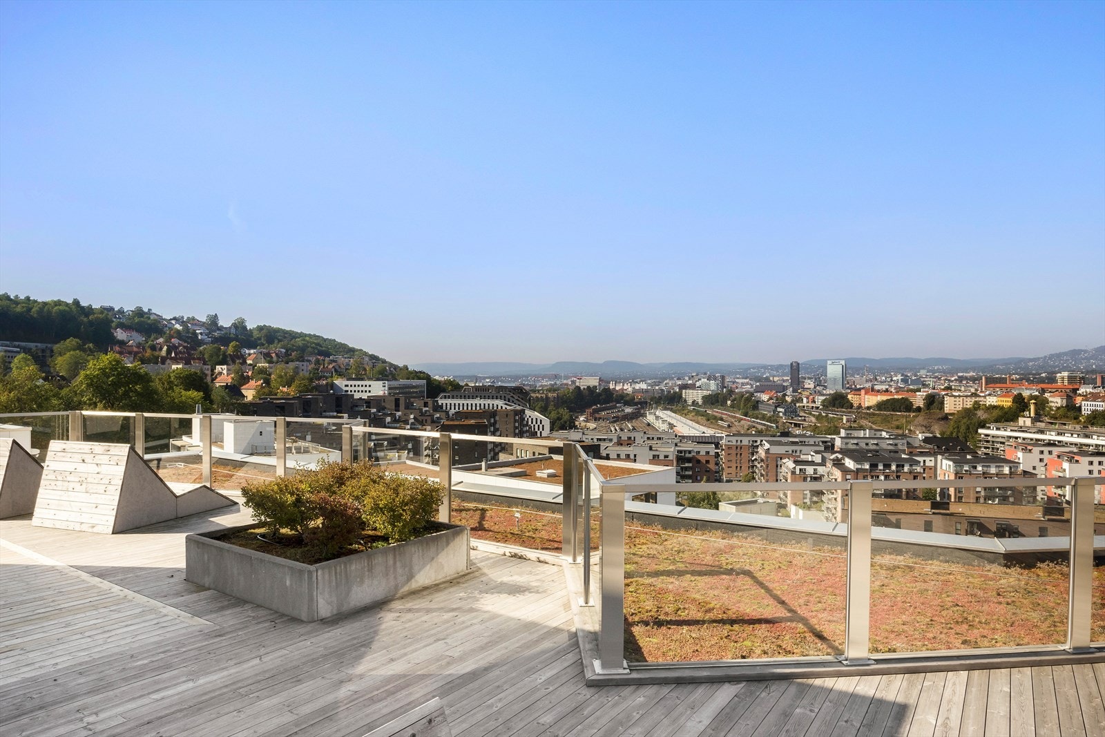 Solrik takterrasse med nydelig utsikt! Galleribilde