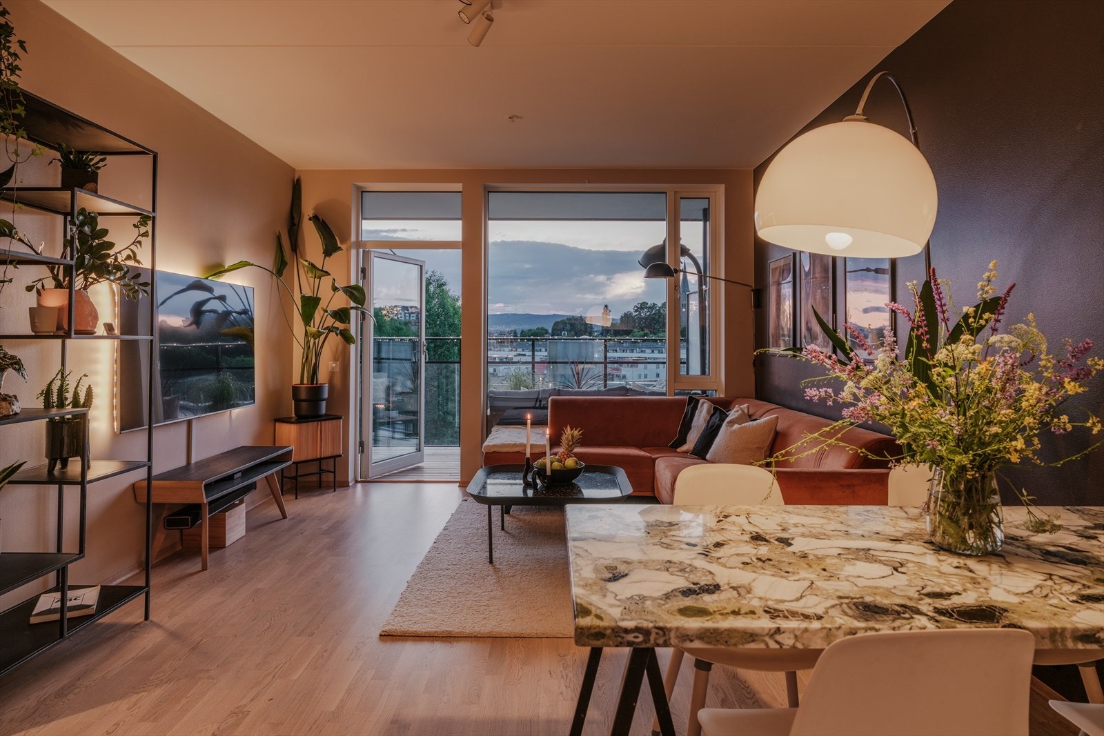 Lun kveldsstemning i leiligheten Galleribilde