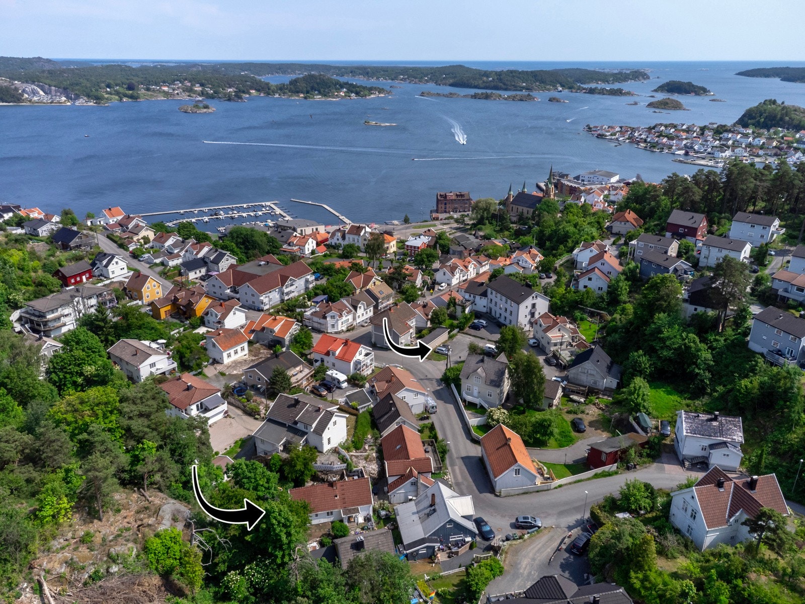 Eiendommen & parkeringsplass Galleribilde