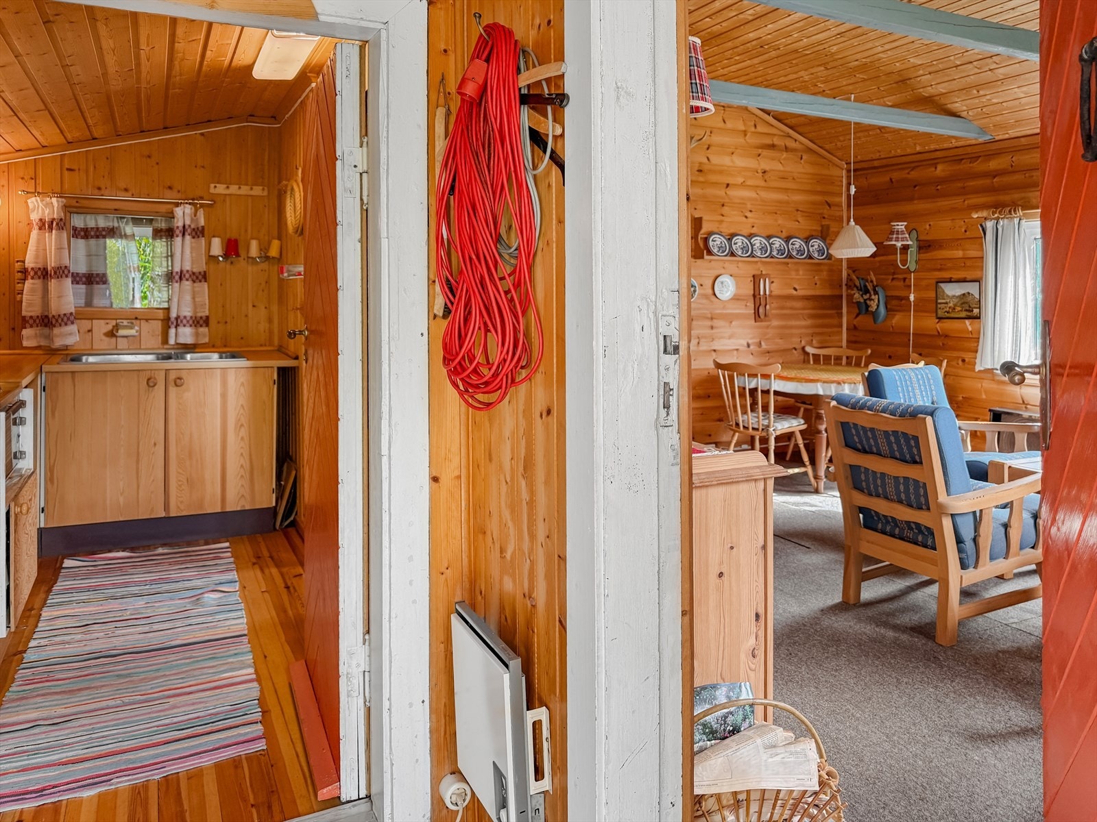 Dører videre til kjøkken og stue Galleribilde