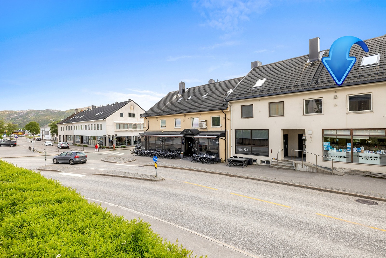 Leiligheten ligger i 2.etasje og har adkomst fra gaten via et felles inngangsparti og trapperom Galleribilde