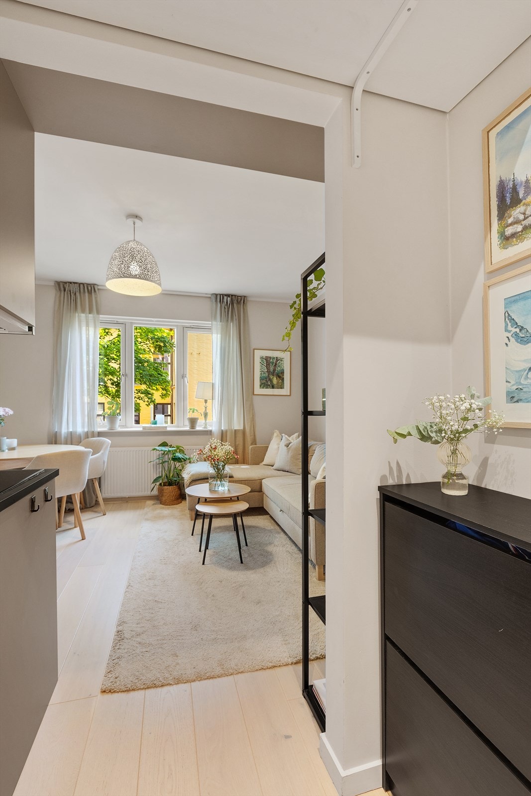 Velkommen inn! Her får du et umiddelbart lyst, godt og gjennomført førsteinntrykk. Galleribilde