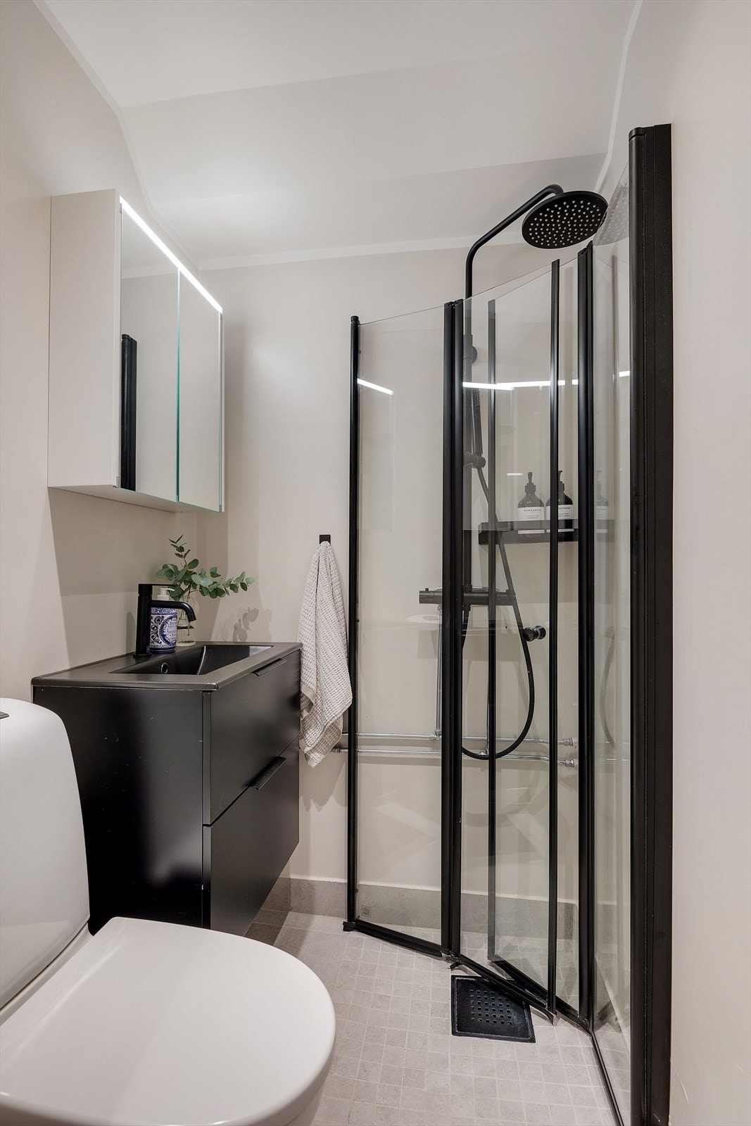 Delikat og moderne baderom fra 2023. Galleribilde