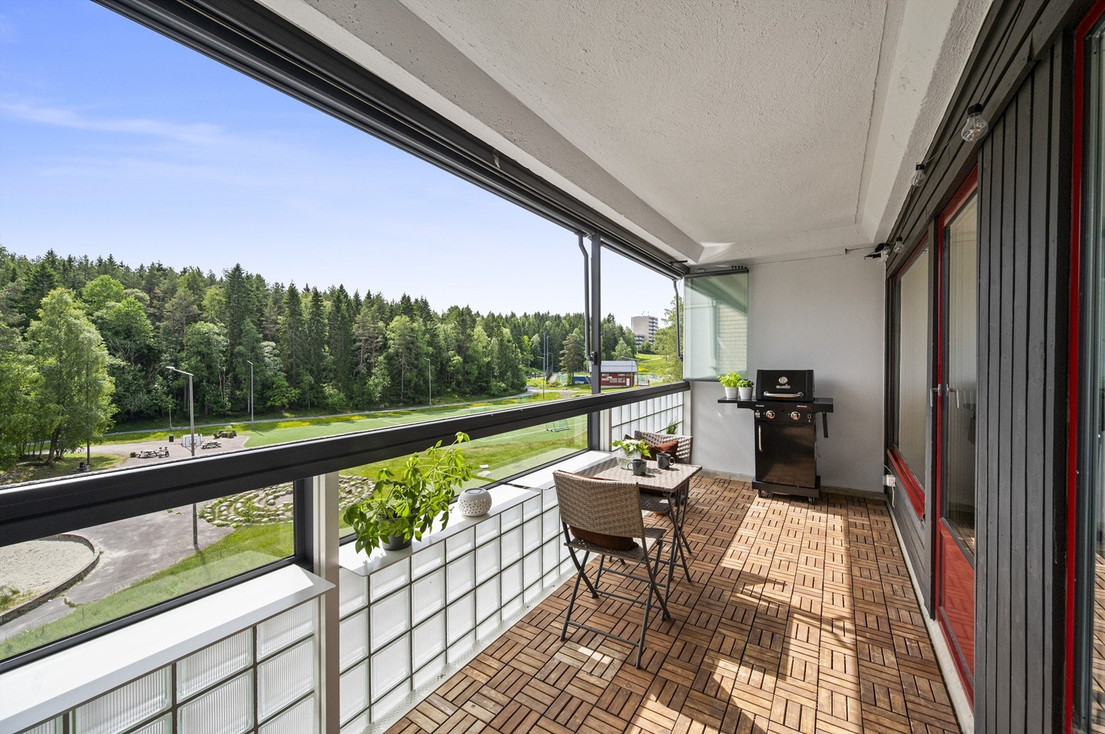 Eiendomsmegler Krogsveen v/Morten Frølich ønsker deg velkommen til Sverre Iversens vei 15 Galleribilde