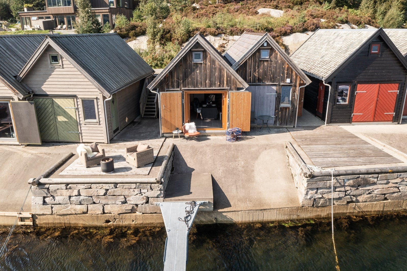 Naustet vart oppført i 2012, og er innreia innvendig i etterkant. Galleribilde