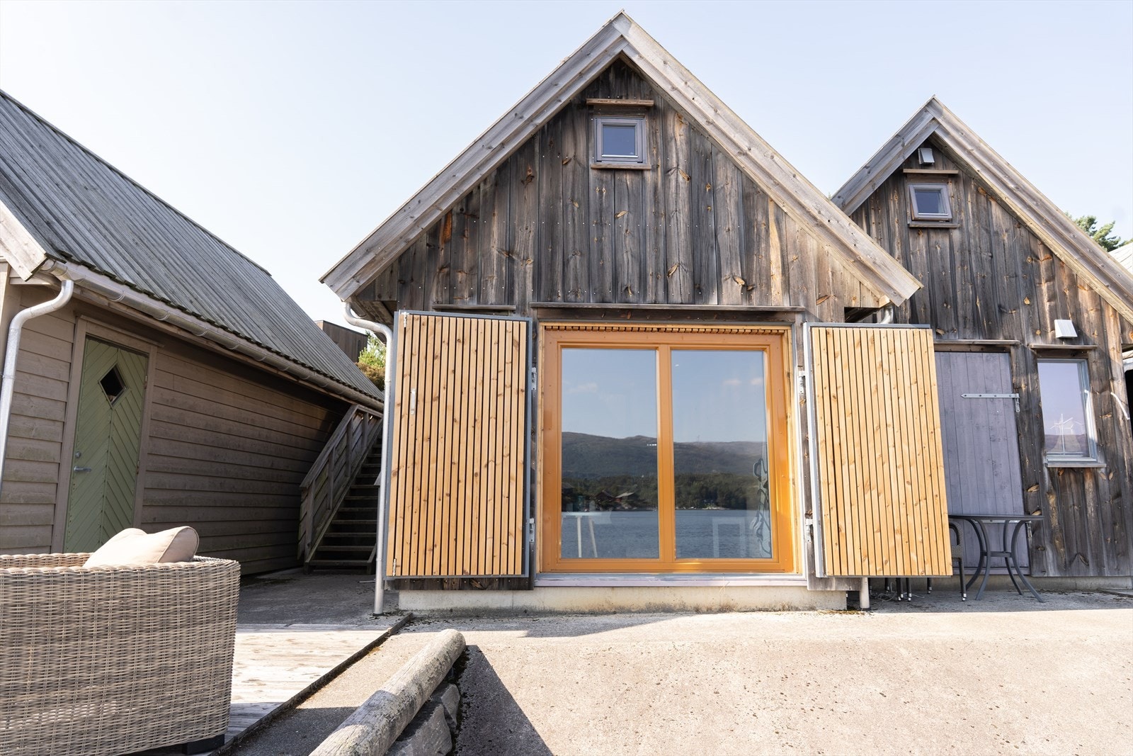 Det er og glasdører på innsida av dei dobble dørene. Galleribilde