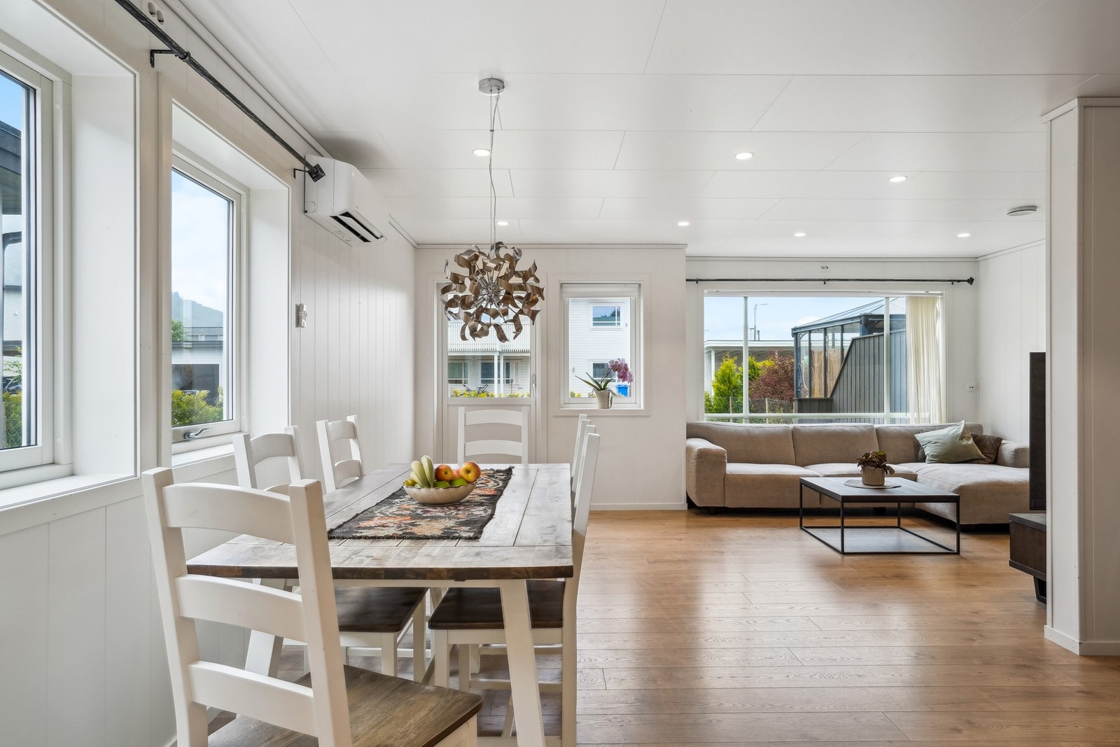 Velkommen til denne flotte boligen i Isakmarka 2 - leiligheten presenteres av Andrine Viset for PrivatMegleren. Galleribilde