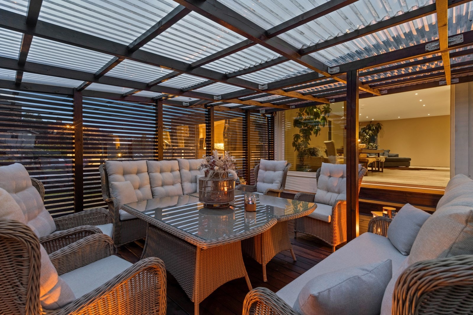 Pergolaen byr på muligheter for å nyte utemøblementet - uansett vær. Galleribilde